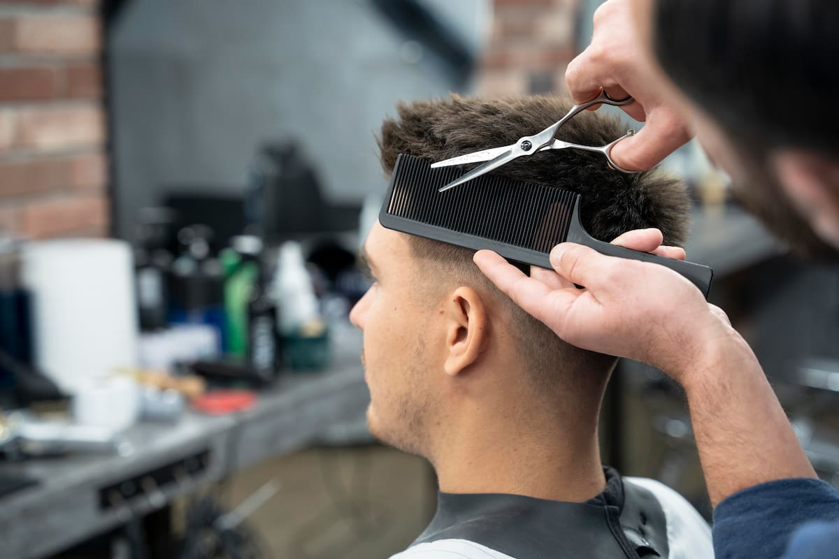 ¿Cuáles son los mejores días para hacerse un corte de pelo en marzo 2025, de acuerdo a las fases de la Luna?