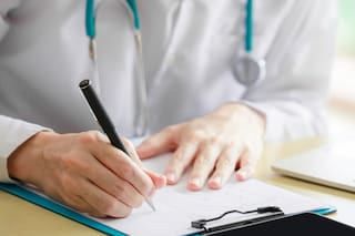 Confió en ChatGPT durante meses por un dolor de garganta, pero el diagnóstico profesional lo devastó