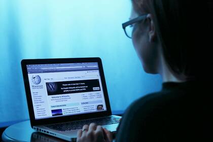 Cualquiera puede contribuir como editor de Wikipedia