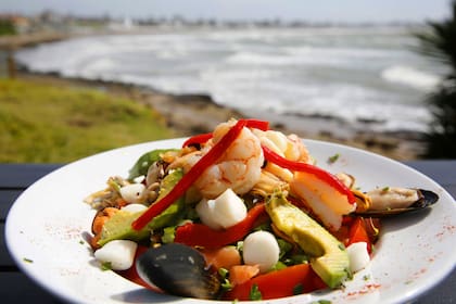 Cualquiera sea el plato elegido, va a combinar a la perfección con una guarnición de verduras y hortalizas frescas cultivadas en el cordón frutihortícola marplatense