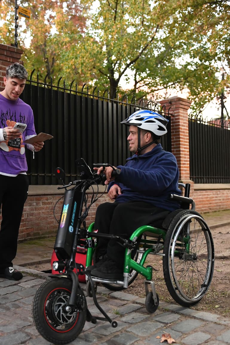 “Cuando busco trabajo, nadie ve las habilidades que tengo, solo se fijan en que uso silla de ruedas”, dice Federico