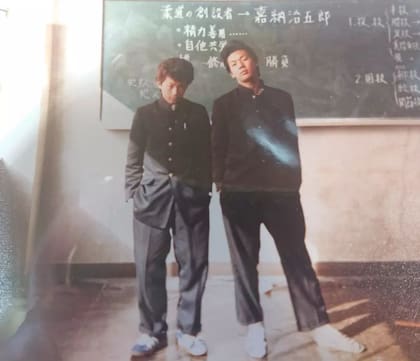 “Cuando egresé del colegio en Ishikawa, Japón, no veía mucha diferencia entre solo tener título secundario o ir a la universidad, ya que había empresas regionales que contrataban a todos, con o sin facultad. Allí solo los chicos descarriados se convierten en cocineros. Y es que la gastronomía recibe a todo tipo de gente, con antecedentes... todos pueden trabajar. Mis notas al salir del colegio no eran malas, pero no buscaba ser un asalariado convencional"