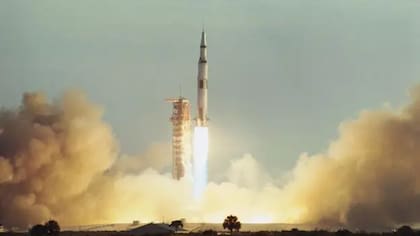 Cuando el Apolo 8 entró en órbita alrededor de la Luna, los astronautas a bordo quedaron más impresionados al ver la Tierra que la superficie lunar