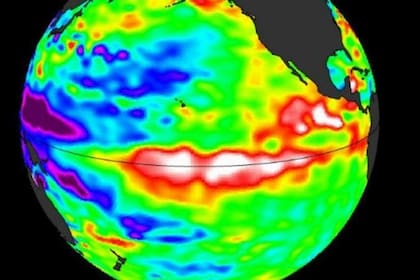 Cuando El Niño está activo, el agua del océano en la zona ecuatorial está más caliente