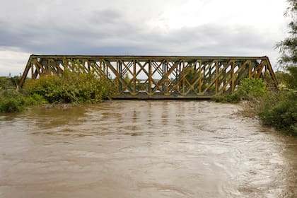 Cuando el suelo está saturado aparecen las inundaciones y las complicaciones también en las rutas