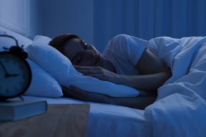 Cuando el trabajo se realiza en horarios que no coinciden con las fases naturales de sueño y vigilia, se acumula una deuda de sueño