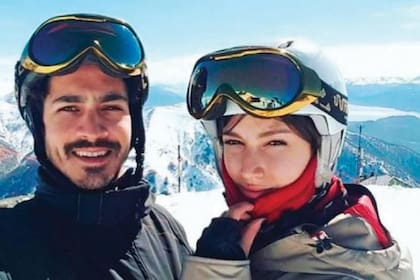 Cuando ella viene de visita a Argentina en invierno, suelen esquiar en Bariloche en familia.