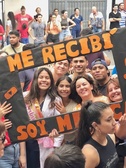 "Cuando empecé a estudiar me di cuenta de que a la universidad pública no le interesa de dónde venís", dice Sandra