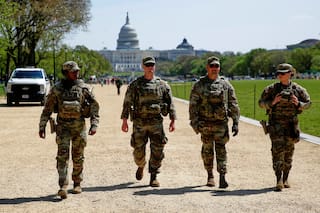 Lo detuvieron por seguir a la Guardia Nacional con la “Marcha Imperial” de Star Wars: cobrará US$50.000