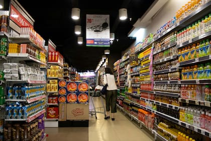 Cuando hay desastres naturales, los beneficiarios SNAP pueden solicitar reemplazos de sus alimentos si estos se echan a perder por cortes de luz y/o daños en el hogar