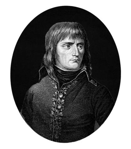 Cuando Josefina conoce a Napoleón, él es un provinciano sin modales