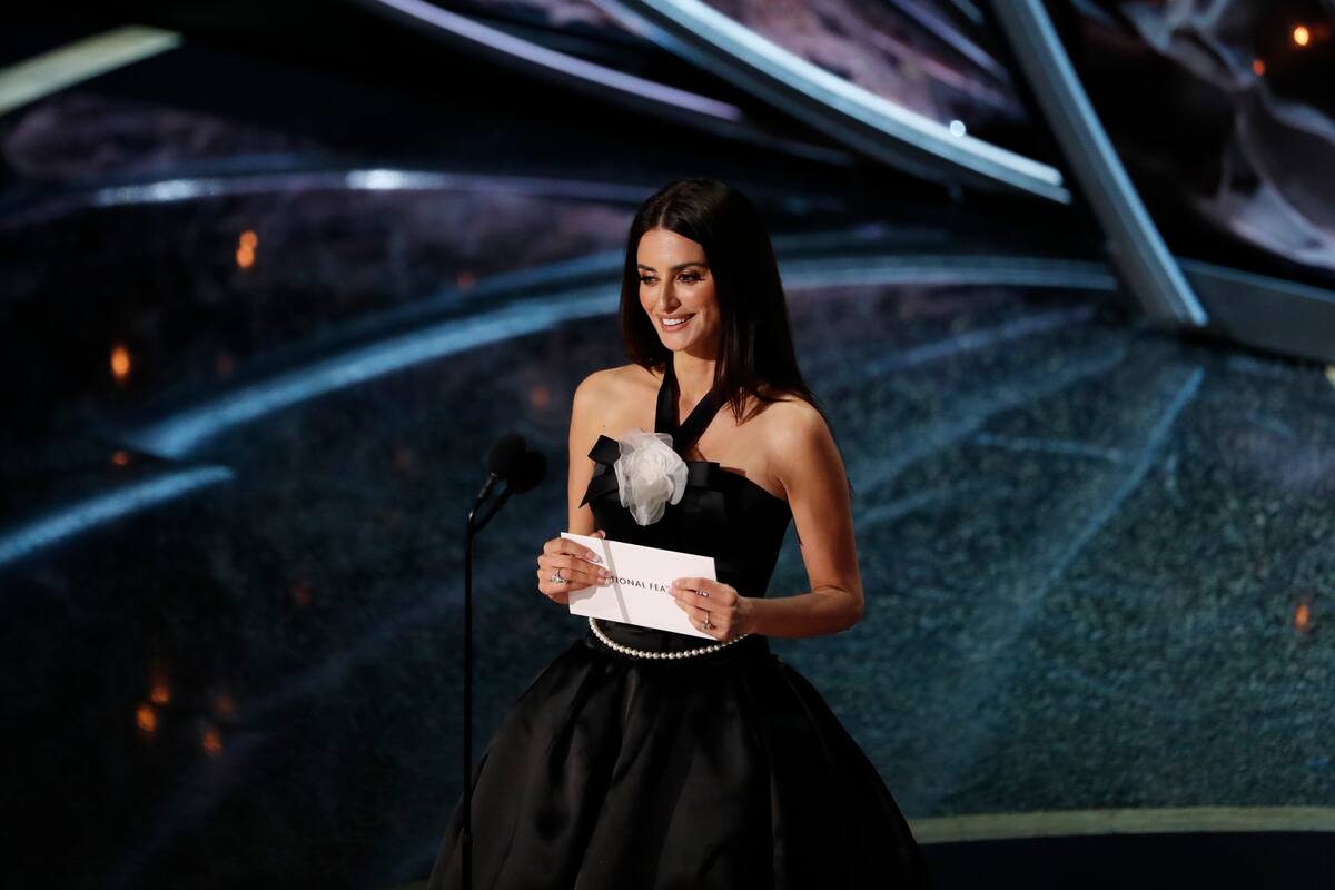 Cuando la actriz española subió al escenario, sonó una canción muy argentina