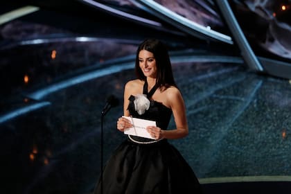 Cuando la actriz española subió al escenario, sonó una canción muy argentina