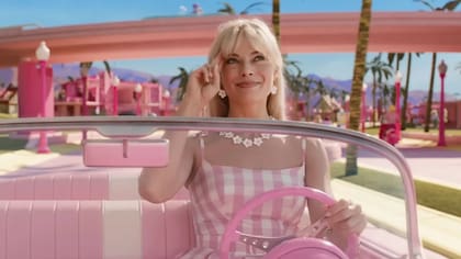 Cuando las mujeres no estaban autorizadas a tener tarjetas de crédito Barbie ya forjaba una colección de autos sin precedentes.