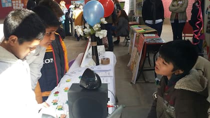 Cuando Lautaro tenía 8 años, participó de un stand escolar para contar su experiencia y allí conoció a la diputada Rossana Chahla