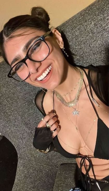 Cuando le preguntaron a Mia Khalifa si no pensaba que ella "vendía su cuerpo" en OnlyFans, ella respondió que, en esos términos, era peor estar en el ejército porque, en ese caso "el cuerpo se vendía al gobierno" (Foto: Instagram)