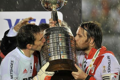 Cuando Barovero levantó la Copa Libertadores junto a Fernando Cavenaghi