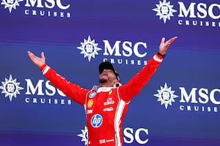 Como Schumacher 30 años atrás, Hamilton rompió el hechizo en Barcelona: así ganó por primera vez con Ferrari