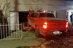 Manejaba alcoholizado y terminó con la camioneta incrustada en la casa de un jubilado