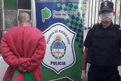 Cuando lo detuvieron dijo que iba a un cumpleaños pero al final confesó que iba a visitar a su pareja.