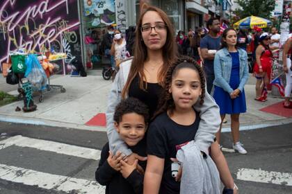 Cuando los niños heredan la apariencia y nombres de sus antecesores, hay más expectativa social de que hablen el idioma de sus padres