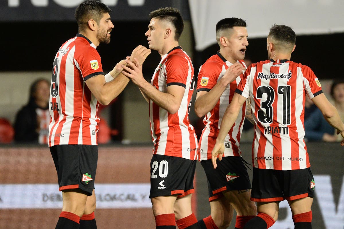 Cuando más lo necesitaba, Estudiantes volvió a la victoria en la Liga Profesional; Barracas Central fue su víctima en La Plata.