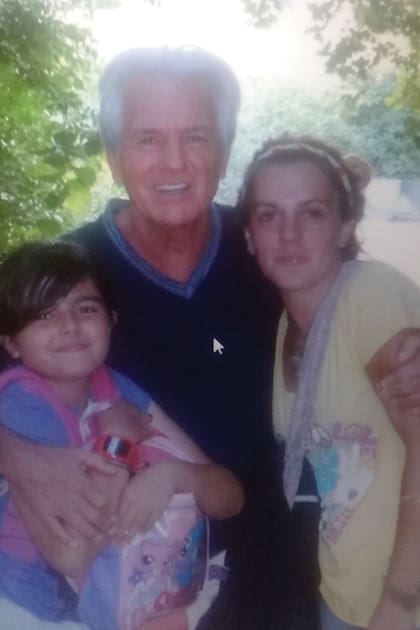 “Cuando nació mi hija quería entrar al parto conmigo y mamá le recordó que en nuestros nacimientos había estado al borde del desmayo”, cuenta Barby.