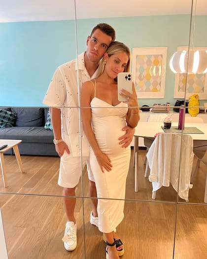 Cuando ocurrió la lesión del futbolista, su pareja atravesaba la recta final de su embarazo (Foto: Instagram @maguialcacer)