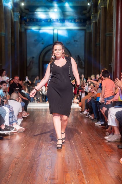 Cuando Rocío, que tiene una agenesia en la mano izquierda (una amputación de nacimiento), se acercó para ser parte de la sede cordobesa de Somos Diversity, ya tenía algo de experiencia como modelo.