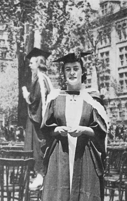 Cuando se graduó en Canadá, Christiane Dosne decidió seguir sus estudios en la Argentina, entusiasmada por ser discípula de Bernardo Houssay