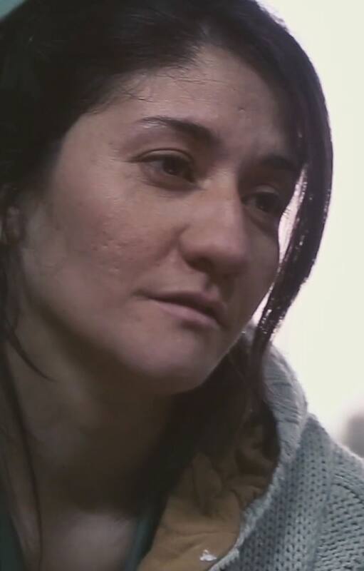 Cuando tenía 19 años, Cristina Vázquez fue acusada de asesinar a una vecina para robarle y condenada a prisión perpetua, sin pruebas ni testigos; la película “Fragmentos de una amiga desconocida” cuenta su historia
