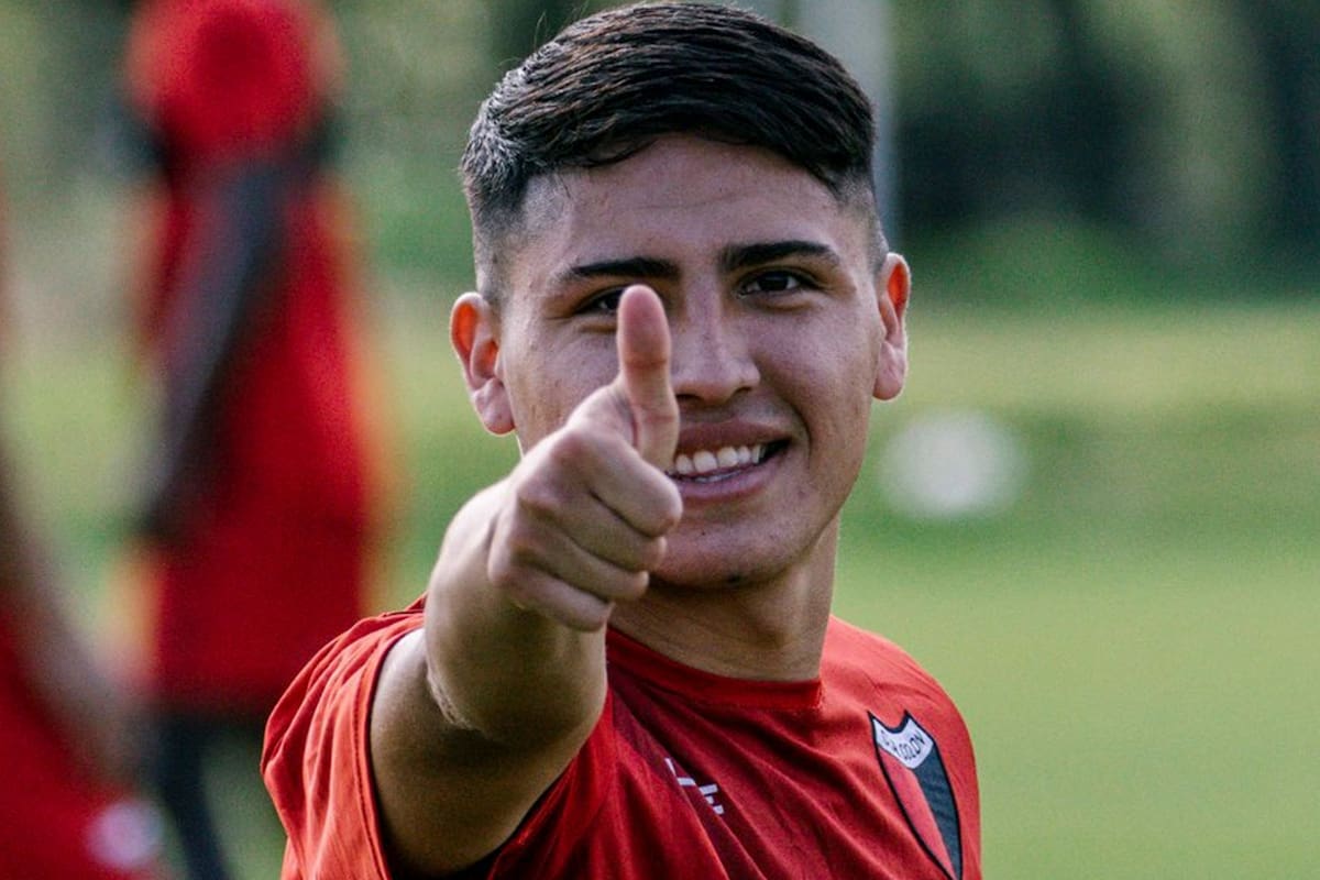 Cuando todo era alegría para Facundo Farías, la joya de Colón que fue figura en la conquista de la Copa de la Liga Profesional de 2021; después, el interés de Boca y River, la lesión y la inminente vuelta.