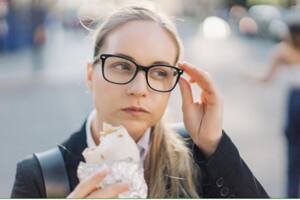 ¿Cuántas veces has acabado comiendo rápido de pie, o caminando?