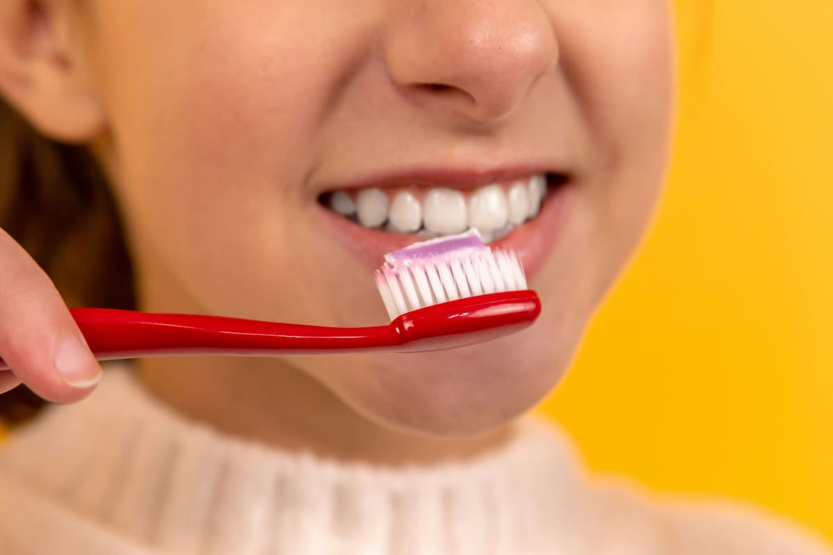 Cuántas veces se recomienda lavar los dientes