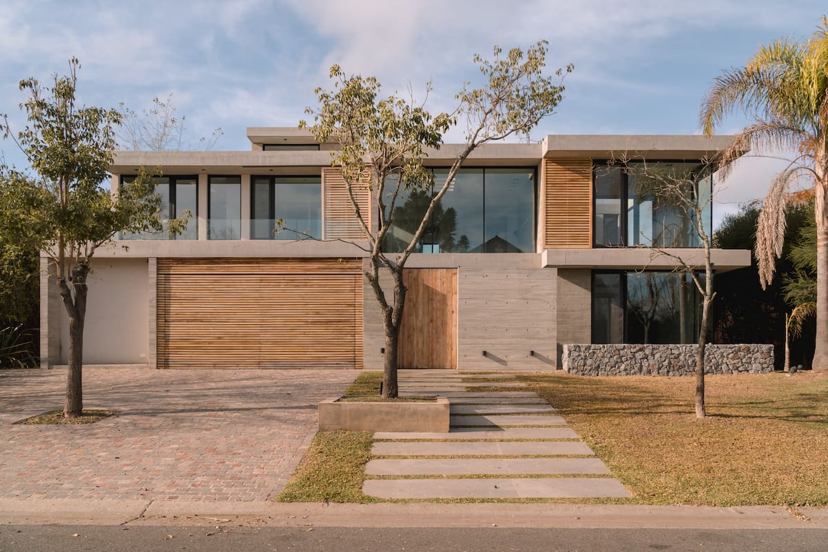 ¿Cuánto cuesta construir una casa en un country?