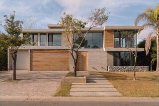 Se disparó el costo de construir una casa en un country: cuánto cuesta y por qué es récord