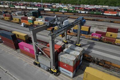 Cuanto más habla Trump sobre acuerdos comerciales, más confusa se vuelve la situación arancelaria