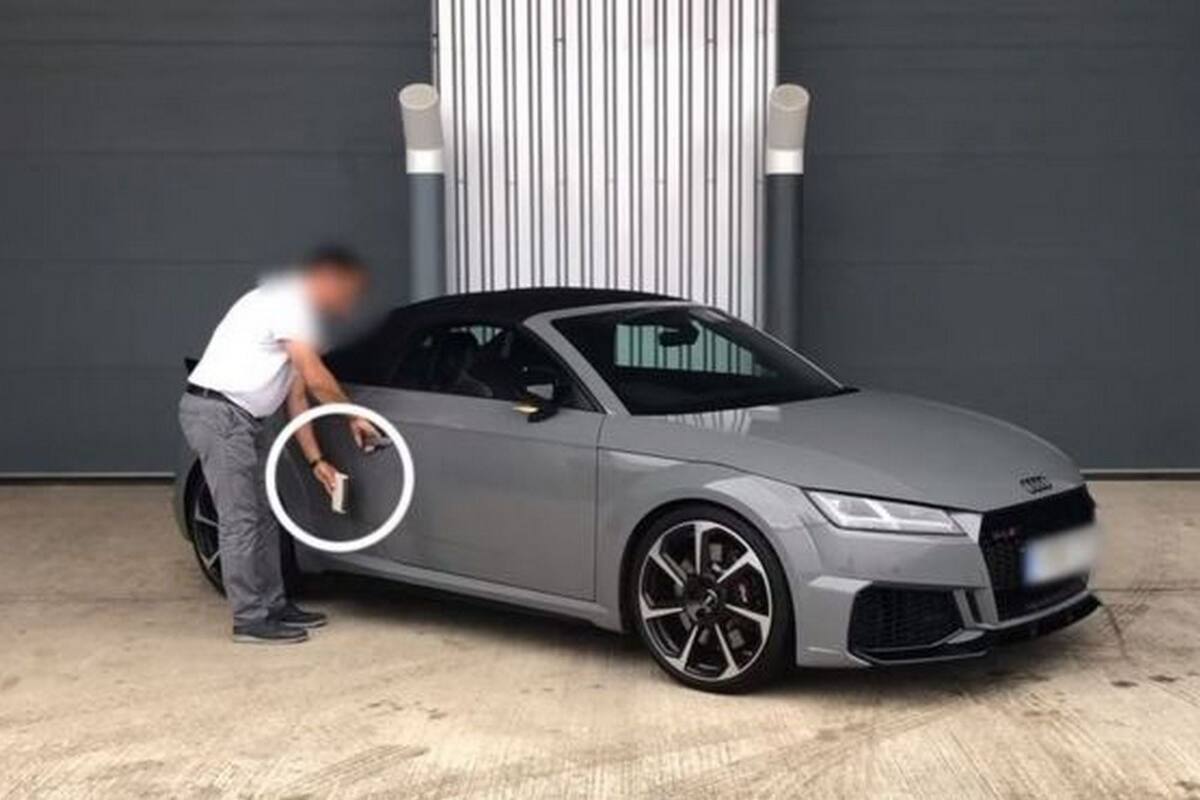 ¿Cuánto tiempo se tarda en forzar la puerta de un auto sin llave?