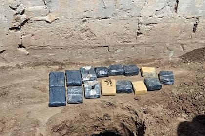 Cuatro kilos de marihuana estaban enterrados en un patio del penal santafesino de Las Flores