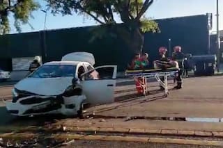 Una mujer murió y hubo tres heridos tras un choque de frente entre dos autos en Costanera Norte
