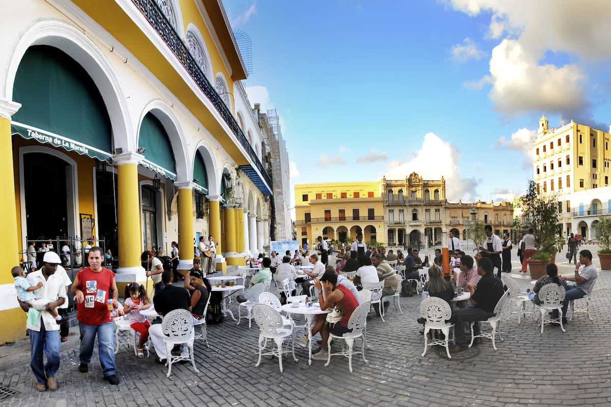 Cuba planea convertir la mayoría de restaurantes estatales en negocios privados
