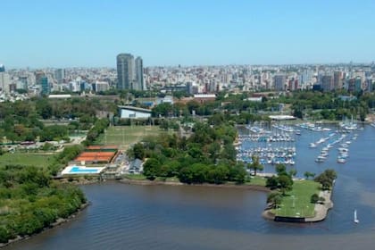 Los terrenos donde se encuentra el club CUBA, el Centro Naval y el Centro de Graduados del Liceo Naval, forman parte de una vieja disputa con la Universidad de Buenos Aires. Ahora la Justicia intimó a CUBA a desalojar el predio en el plazo de 10 días