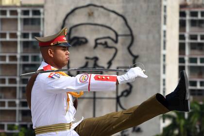 Cuba sigue en la mira del presidente norteamericano, que revirtió la política de deshielo promovida por su antecesor, el demócrata Barack Obama
