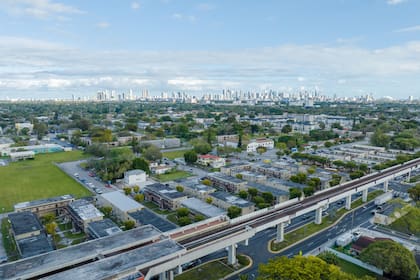Cubanos, venezolanos, colombianos, dominicanos y centroamericanos conforman la mayor parte de la población de Miami-Dade (Archivo)