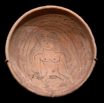 Cuenco mágico con un texto de encantamiento para protegerse del demonio Lilith, siglo V-VI.