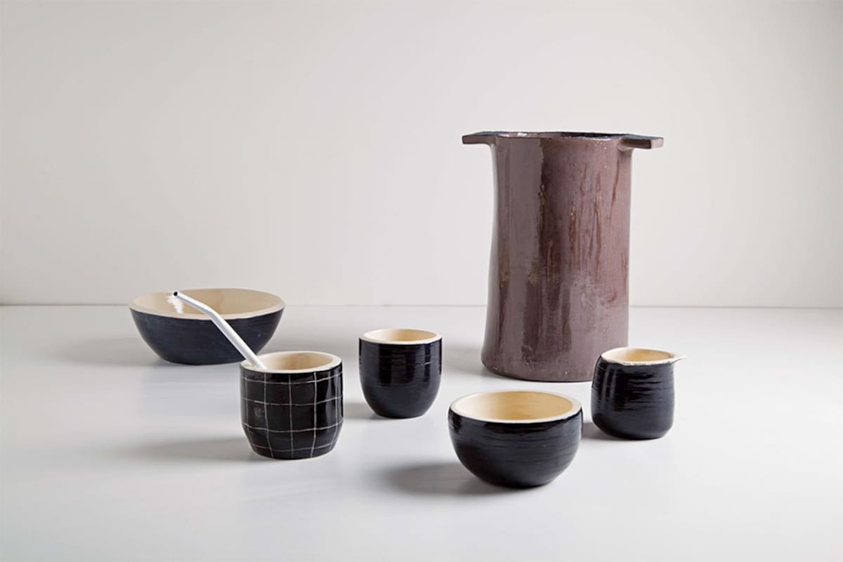 Cuencos, mate y florero de NH