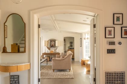 Cuenta con cuatro habitaciones y seis baños