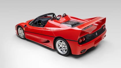 Cuenta con un V12 atmosférico de 4,7 litros y 520 CV (Broad Arrow)