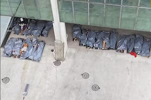 Cuerpos de los muertos en el operativo policial yacen en el predio del Instituto Médico Legal de Río