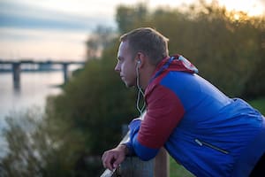 Cómo dejar de pensar todo el tiempo y frenar la calesita mental